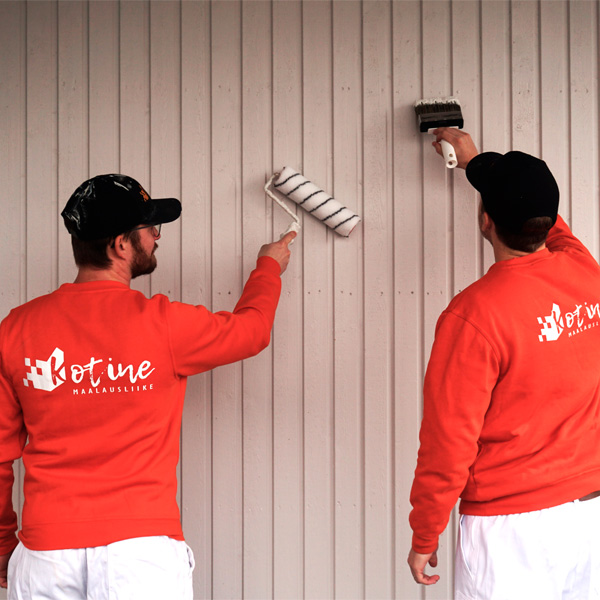 Julkisivun maalaus Levillä